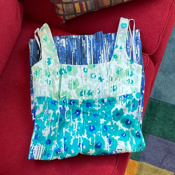 Like new Calvin Klein size 6 dress - Picture 1 of 4